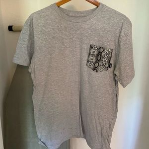 Vans snakeskin pocket tee - L
